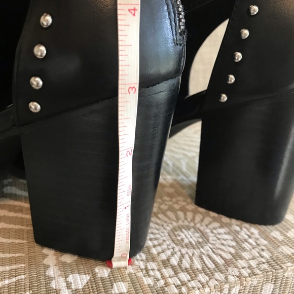 Embellished open toe heel - Picture 4 of 5